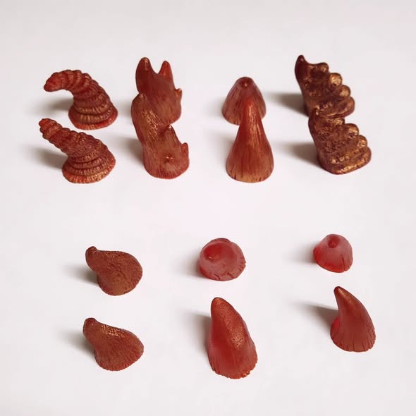 Assorted Aradani Resin Glue-on Horns - Red With Copper Accents