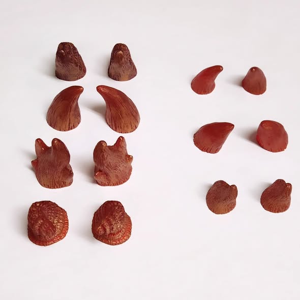 Assorted Aradani Resin Glue-on Horns - Red With Copper Accents