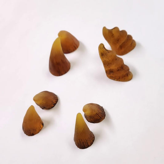 Assorted Aradani Resin Glue-on Horns - Aged Amber