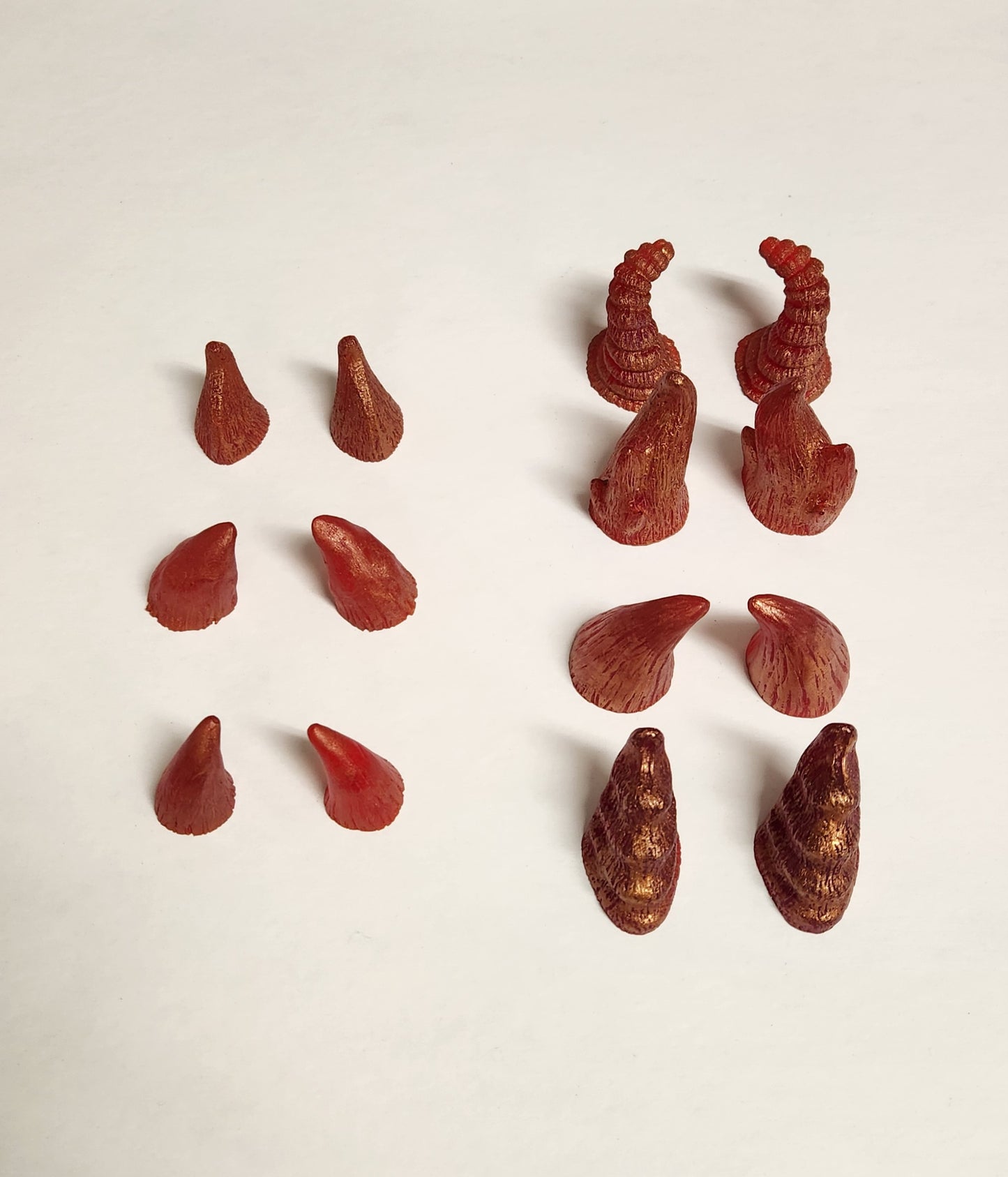 Assorted Aradani Resin Glue-on Horns - Red With Copper Accents