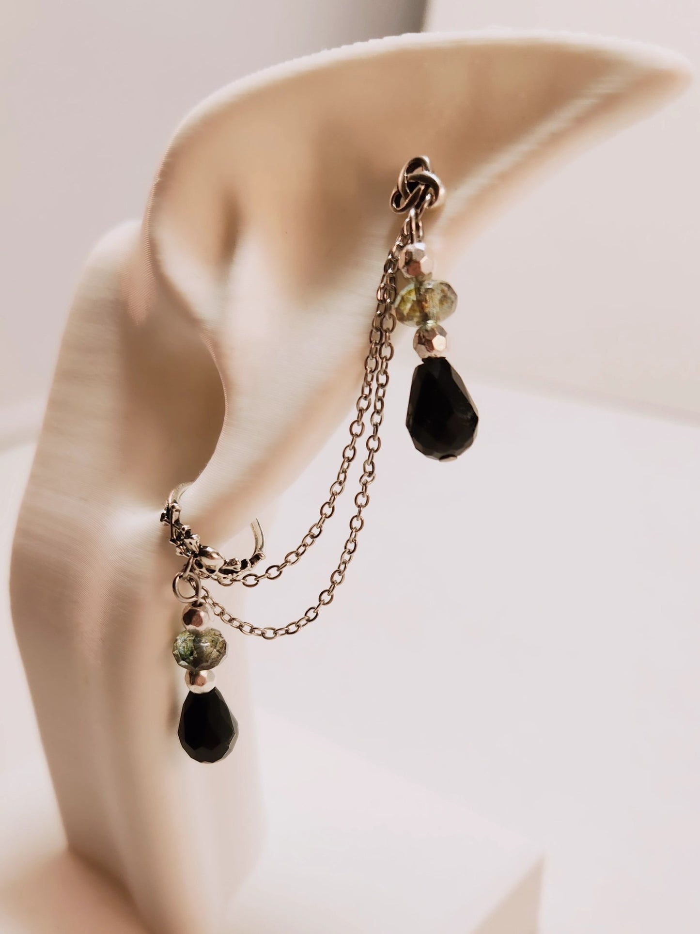 Gothic Skull Chain Ear Cuff