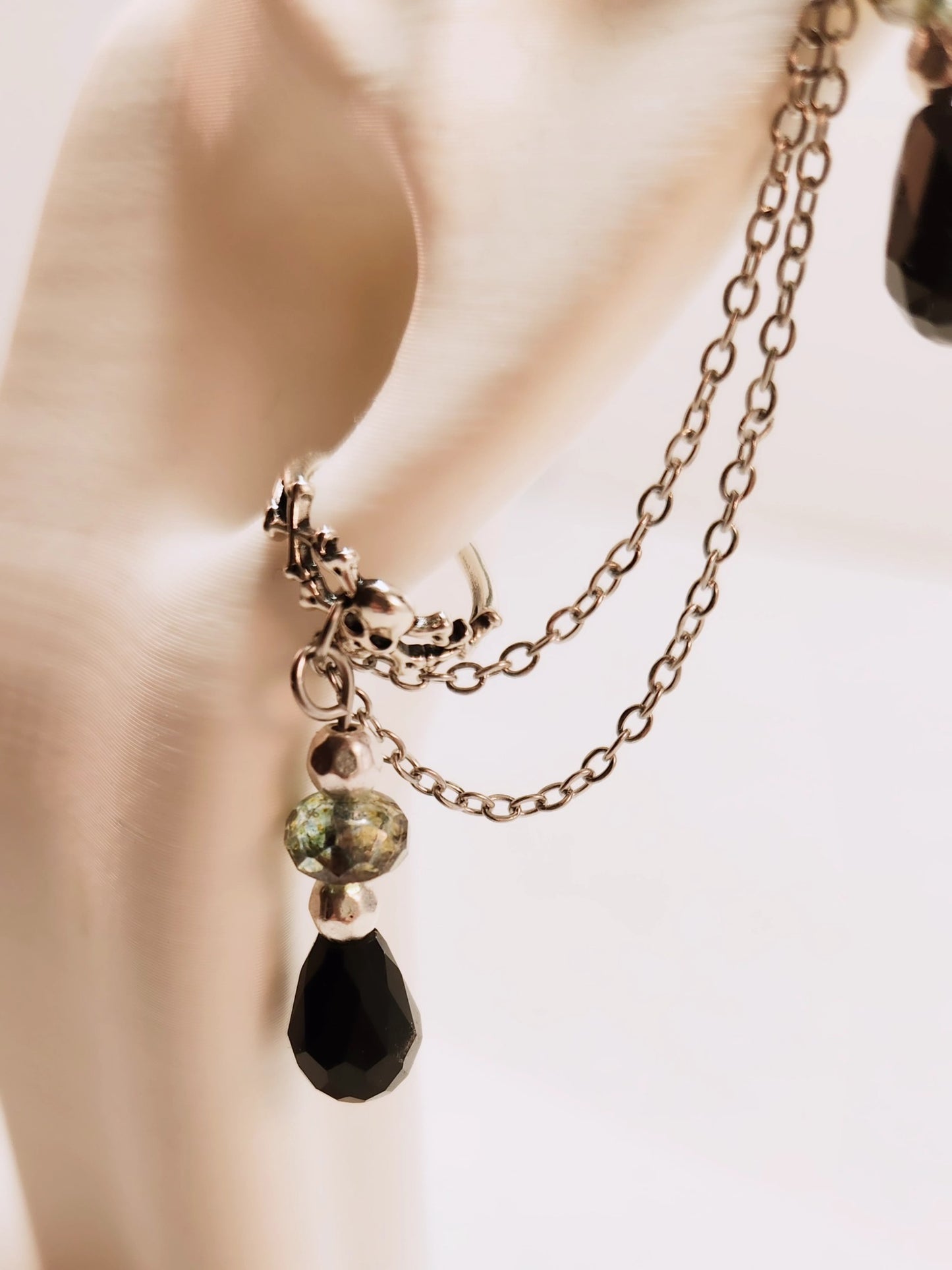 Gothic Skull Chain Ear Cuff