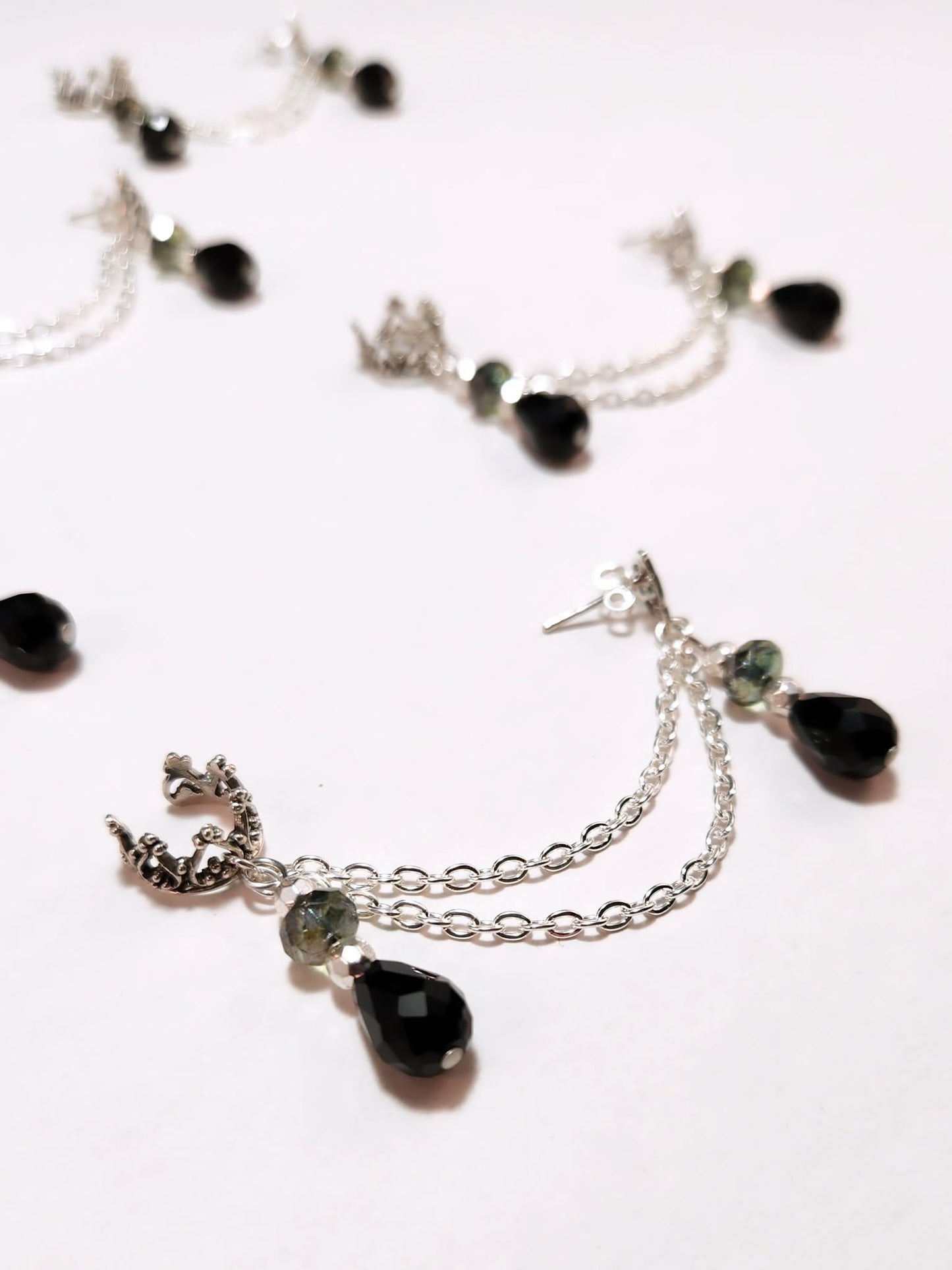 Royal Gothic Night Fae Fancy Chain Ear Cuff