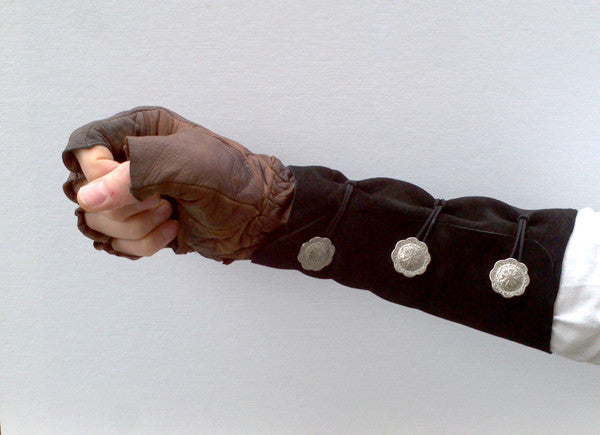 Hero of Legend Bracer (single)