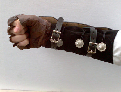 Hero of Legend Bracers (pair)