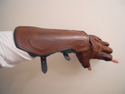 Hero of Legend Bracers - Deluxe (pair)