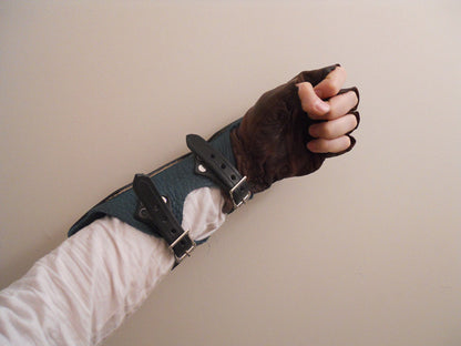 Hero of Legend Bracers - Deluxe (pair)