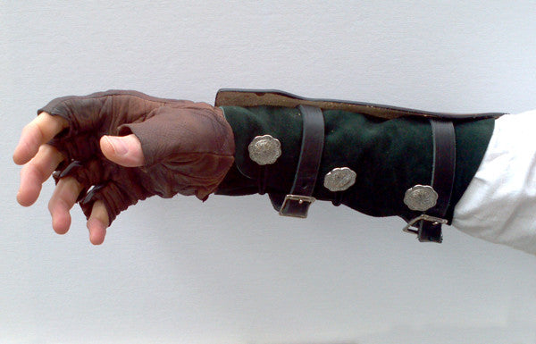 Hero of Legend Bracers (pair)